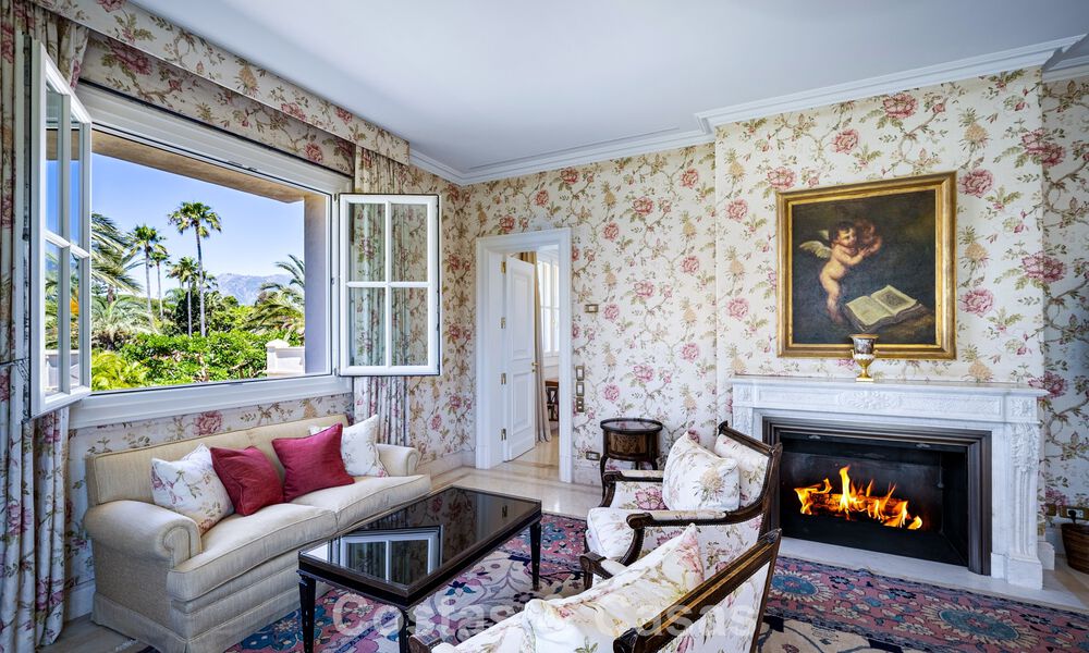 Villa clásica de lujo mediterránea en venta a un paso de la playa en Los Monteros, al este del centro de Marbella 783738