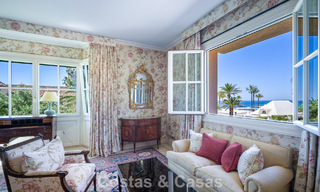 Villa clásica de lujo mediterránea en venta a un paso de la playa en Los Monteros, al este del centro de Marbella 783739 