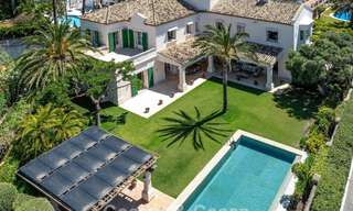 Villa clásica de lujo mediterránea en venta a un paso de la playa en Los Monteros, al este del centro de Marbella 783744 