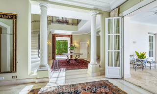 Villa clásica de lujo mediterránea en venta a un paso de la playa en Los Monteros, al este del centro de Marbella 783745 