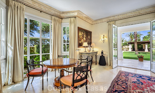 Villa clásica de lujo mediterránea en venta a un paso de la playa en Los Monteros, al este del centro de Marbella 783755 