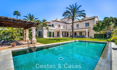 Villa clásica de lujo mediterránea en venta a un paso de la playa en Los Monteros, al este del centro de Marbella 783757