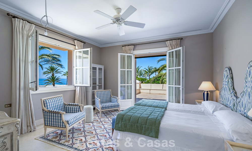 Villa clásica de lujo mediterránea en venta a un paso de la playa en Los Monteros, al este del centro de Marbella 783764