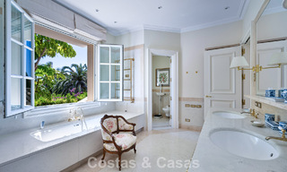Villa clásica de lujo mediterránea en venta a un paso de la playa en Los Monteros, al este del centro de Marbella 783768 