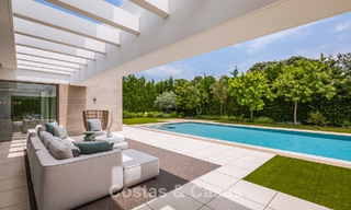 Elegante villa moderna de 5 dormitorios en venta en la Nueva Milla de Oro, entre Marbella y Estepona 783776 