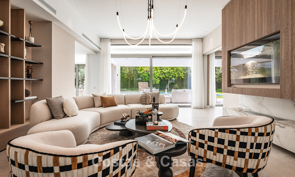 Elegante villa moderna de 5 dormitorios en venta en la Nueva Milla de Oro, entre Marbella y Estepona 783785