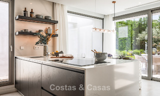 Elegante villa moderna de 5 dormitorios en venta en la Nueva Milla de Oro, entre Marbella y Estepona 783788 