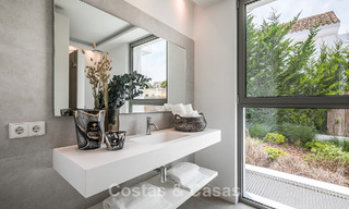 Elegante villa moderna de 5 dormitorios en venta en la Nueva Milla de Oro, entre Marbella y Estepona 783790 