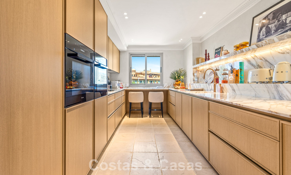 Ático dúplex de lujo con un interior galardonado en venta en Los Flamingos Golf Resort en Benahavís - Marbella 782823