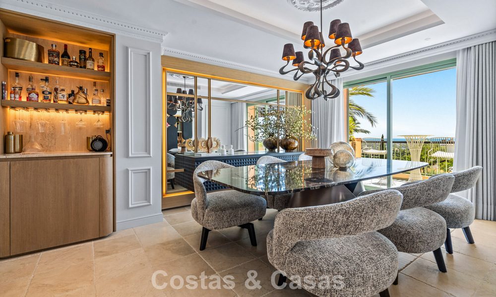 Ático dúplex de lujo con un interior galardonado en venta en Los Flamingos Golf Resort en Benahavís - Marbella 782832