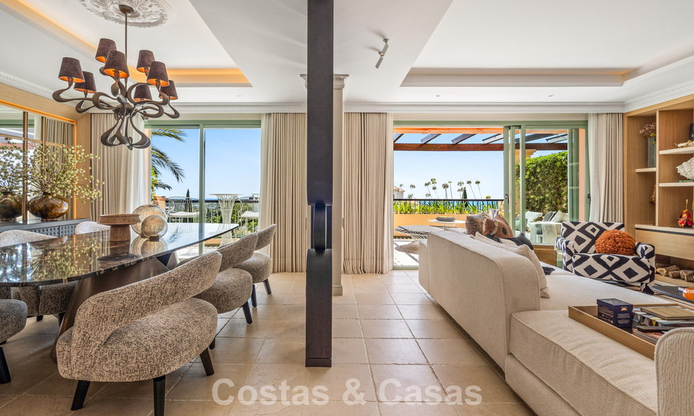 Ático dúplex de lujo con un interior galardonado en venta en Los Flamingos Golf Resort en Benahavís - Marbella 782834