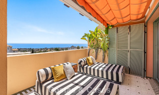 Ático dúplex de lujo con un interior galardonado en venta en Los Flamingos Golf Resort en Benahavís - Marbella 782858 