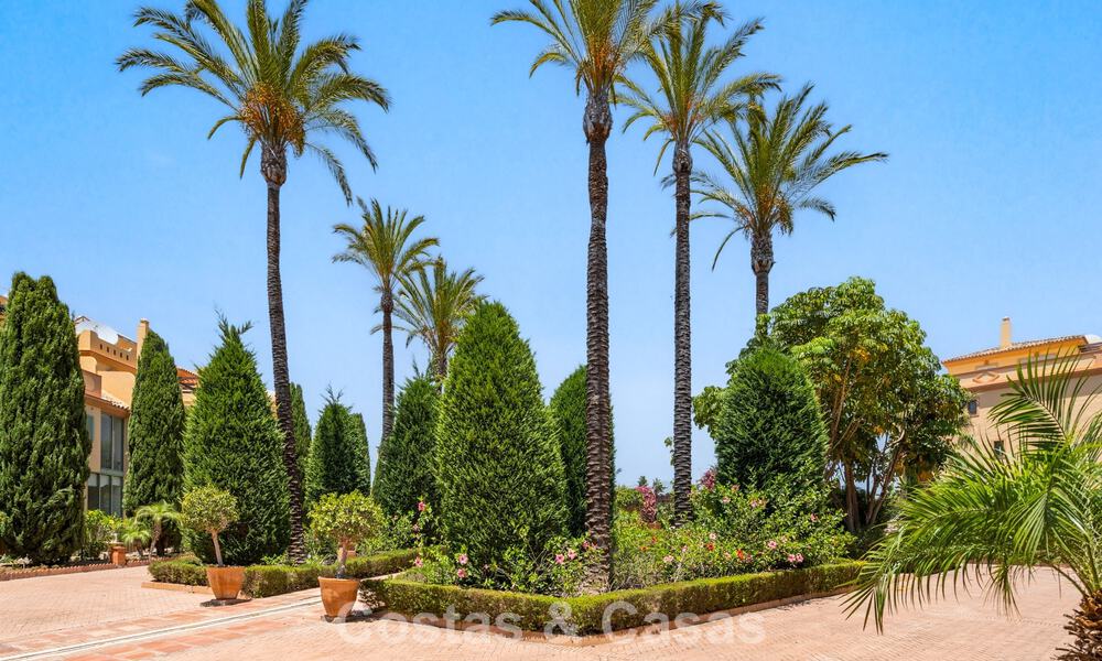 Ático dúplex de lujo con un interior galardonado en venta en Los Flamingos Golf Resort en Benahavís - Marbella 782872