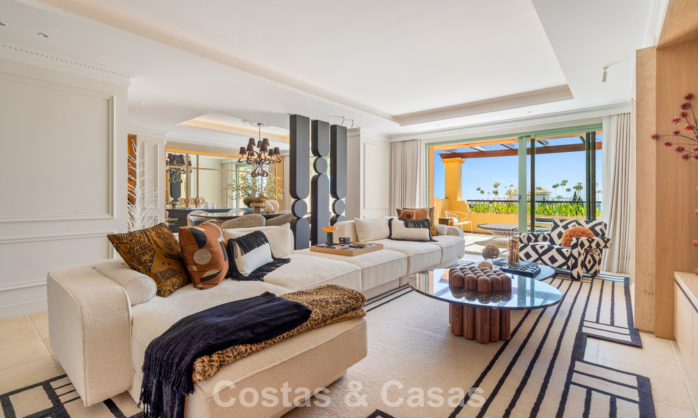 Ático dúplex de lujo con un interior galardonado en venta en Los Flamingos Golf Resort en Benahavís - Marbella 782873