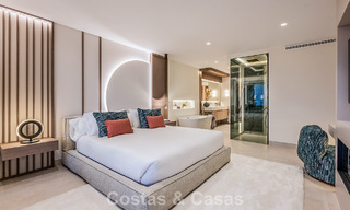 Apartamento en primera línea de playa, elegantemente renovado y con vistas despejadas al mar, entre Marbella y Estepona 782894 