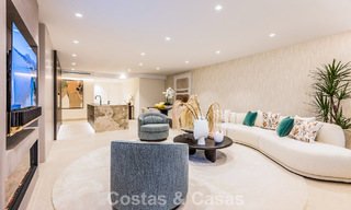 Apartamento en primera línea de playa, elegantemente renovado y con vistas despejadas al mar, entre Marbella y Estepona 782917 