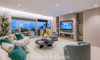 Apartamento en primera línea de playa, elegantemente renovado y con vistas despejadas al mar, entre Marbella y Estepona 782919 