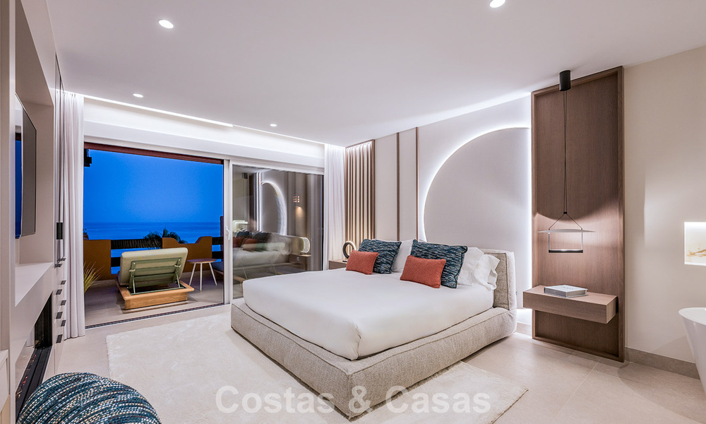 Apartamento en primera línea de playa, elegantemente renovado y con vistas despejadas al mar, entre Marbella y Estepona 782928