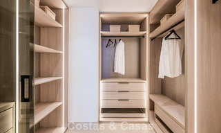 Apartamento en primera línea de playa, elegantemente renovado y con vistas despejadas al mar, entre Marbella y Estepona 782939 