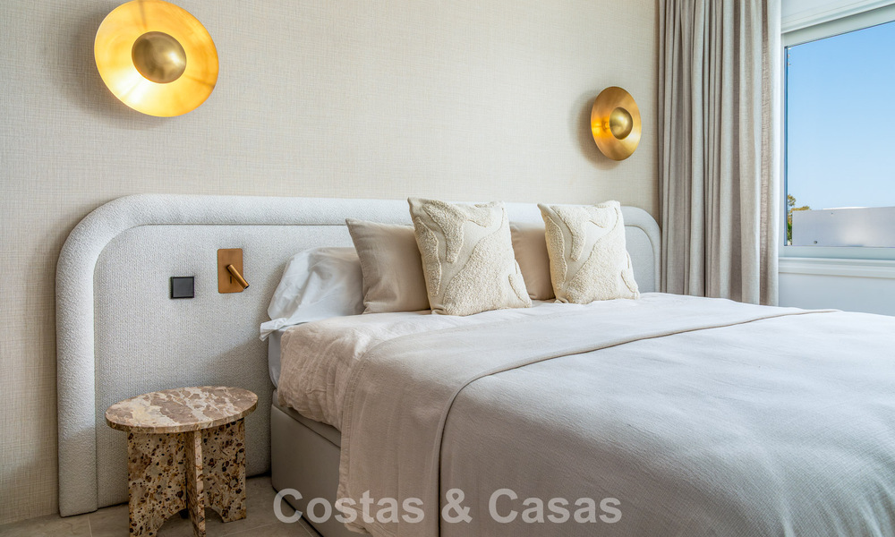 Apartamento moderno, con impresionantes vistas al mar, en venta a pocos pasos de la playa en la Milla de Oro de Marbella 783792