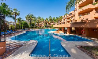 Apartamento moderno, con impresionantes vistas al mar, en venta a pocos pasos de la playa en la Milla de Oro de Marbella 783799 