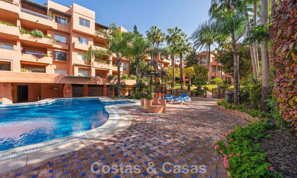 Apartamento moderno, con impresionantes vistas al mar, en venta a pocos pasos de la playa en la Milla de Oro de Marbella 783801