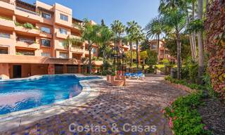 Apartamento moderno, con impresionantes vistas al mar, en venta a pocos pasos de la playa en la Milla de Oro de Marbella 783801 