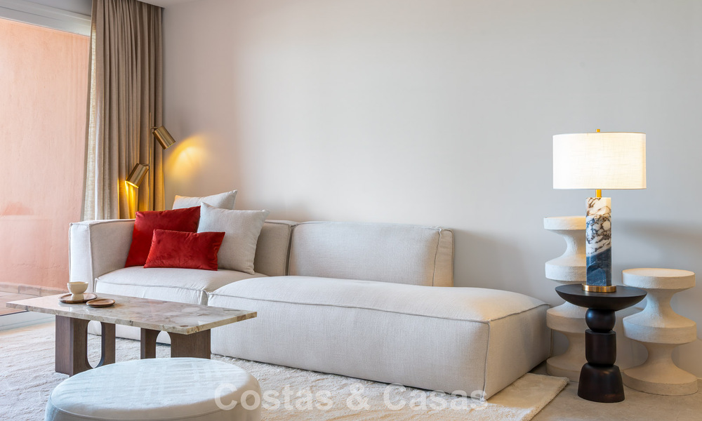 Apartamento moderno, con impresionantes vistas al mar, en venta a pocos pasos de la playa en la Milla de Oro de Marbella 783824