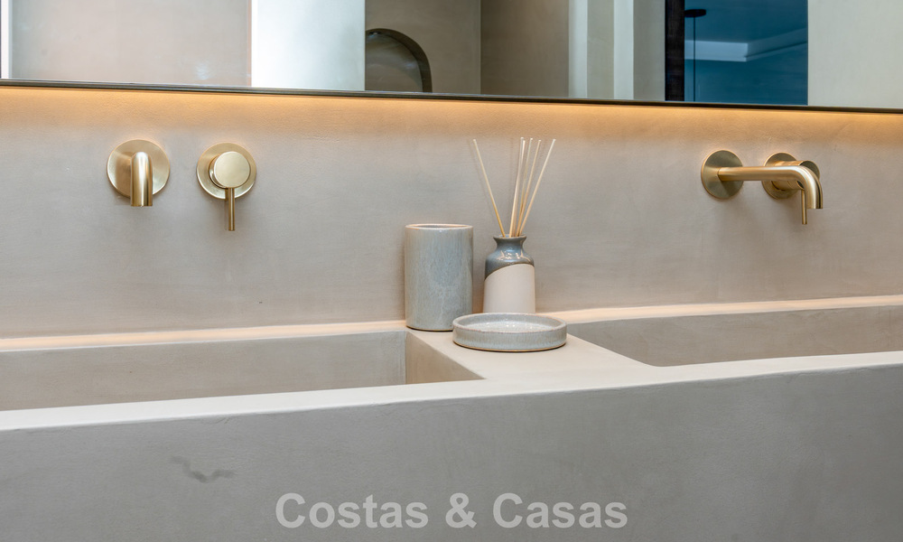 Apartamento moderno, con impresionantes vistas al mar, en venta a pocos pasos de la playa en la Milla de Oro de Marbella 783828