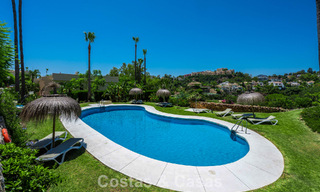 Preciosa casa adosada reformada en venta en una urbanización cerrada en La Quinta, Marbella - Benahavís 783835 