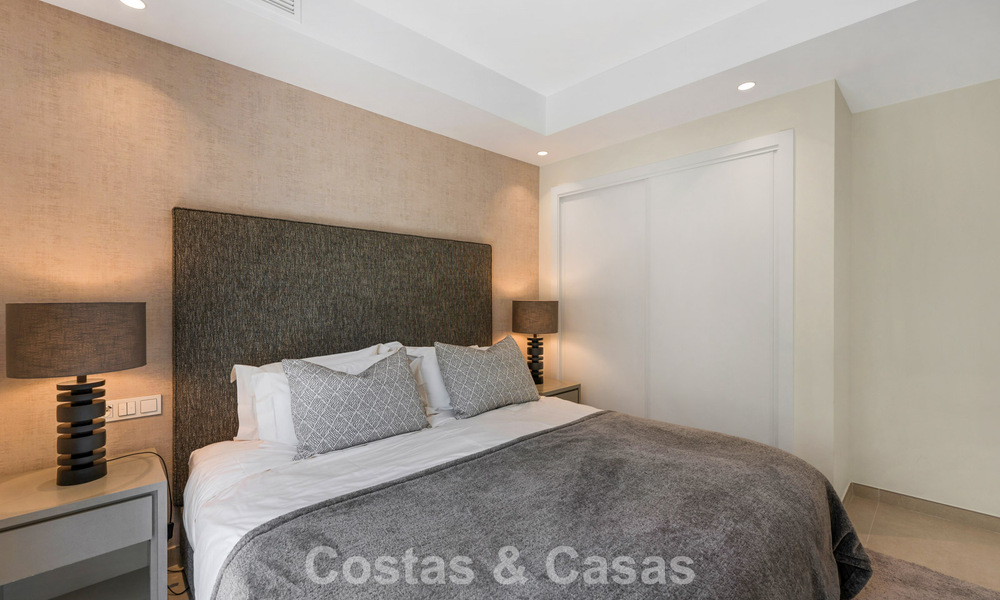 Preciosa casa adosada reformada en venta en una urbanización cerrada en La Quinta, Marbella - Benahavís 783850