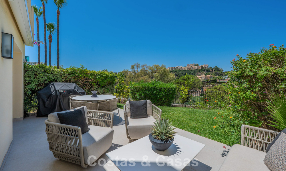 Preciosa casa adosada reformada en venta en una urbanización cerrada en La Quinta, Marbella - Benahavís 783861