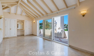 Impresionante ático de lujo de 3 dormitorios en venta en un complejo en primera línea de golf en Nueva Andalucía, Marbella 783863 