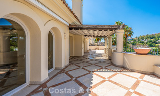 Impresionante ático de lujo de 3 dormitorios en venta en un complejo en primera línea de golf en Nueva Andalucía, Marbella 783872 
