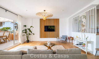 ¡Oportunidad! Ático de lujo de 3 dormitorios con vistas panorámicas al mar en venta en el Valle del Golf de Nueva Andalucía, Marbella 783320 