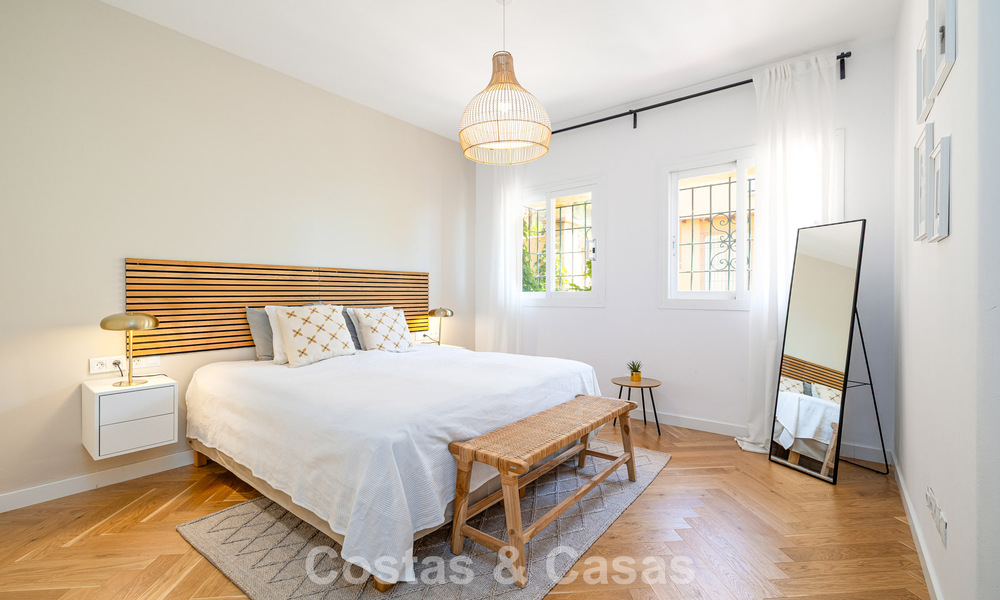 ¡Oportunidad! Ático de lujo de 3 dormitorios con vistas panorámicas al mar en venta en el Valle del Golf de Nueva Andalucía, Marbella 783328