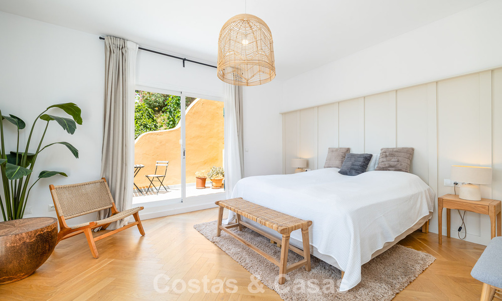 ¡Oportunidad! Ático de lujo de 3 dormitorios con vistas panorámicas al mar en venta en el Valle del Golf de Nueva Andalucía, Marbella 783334