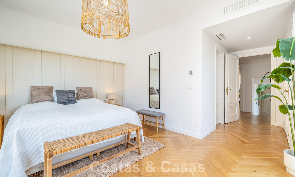 ¡Oportunidad! Ático de lujo de 3 dormitorios con vistas panorámicas al mar en venta en el Valle del Golf de Nueva Andalucía, Marbella 783335