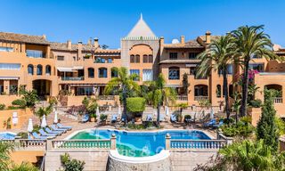 ¡Oportunidad! Ático de lujo de 3 dormitorios con vistas panorámicas al mar en venta en el Valle del Golf de Nueva Andalucía, Marbella 783339 