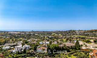 ¡Oportunidad! Ático de lujo de 3 dormitorios con vistas panorámicas al mar en venta en el Valle del Golf de Nueva Andalucía, Marbella 783340 