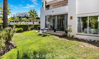 Apartamento de 2 dormitorios listo para entrar a vivir en venta en un exclusivo complejo cerca de una gran laguna azul en la Costa del Sol 783973 