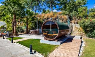 Apartamento de 2 dormitorios listo para entrar a vivir en venta en un exclusivo complejo cerca de una gran laguna azul en la Costa del Sol 783979 