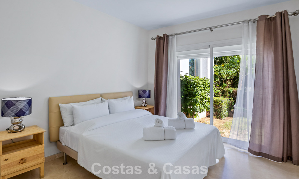 Apartamento de 2 dormitorios listo para entrar a vivir en venta en un exclusivo complejo cerca de una gran laguna azul en la Costa del Sol 783983