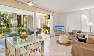 Apartamento de 2 dormitorios listo para entrar a vivir en venta en un exclusivo complejo cerca de una gran laguna azul en la Costa del Sol 783990 