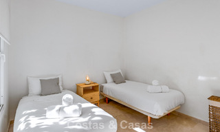 Apartamento de 2 dormitorios listo para entrar a vivir en venta en un exclusivo complejo cerca de una gran laguna azul en la Costa del Sol 783997 