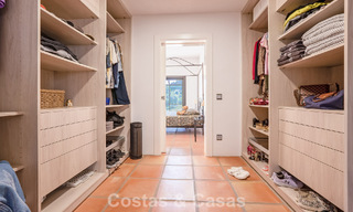 Villa de lujo de una sola planta, lista para entrar a vivir, en venta en primera línea de golf en un resort líder en Mijas, Costa del Sol 783933 