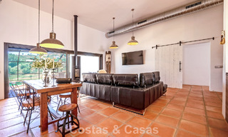 Villa de lujo de una sola planta, lista para entrar a vivir, en venta en primera línea de golf en un resort líder en Mijas, Costa del Sol 783937 