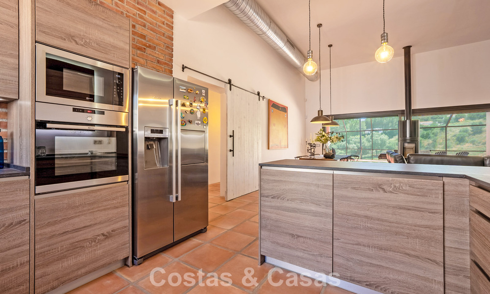 Villa de lujo de una sola planta, lista para entrar a vivir, en venta en primera línea de golf en un resort líder en Mijas, Costa del Sol 783941