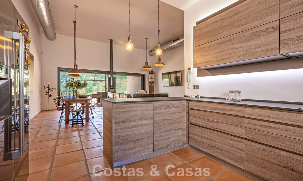 Villa de lujo de una sola planta, lista para entrar a vivir, en venta en primera línea de golf en un resort líder en Mijas, Costa del Sol 783942
