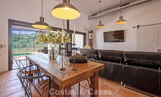 Villa de lujo de una sola planta, lista para entrar a vivir, en venta en primera línea de golf en un resort líder en Mijas, Costa del Sol 783944 